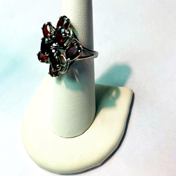 Garnet Floral Ring 925 Silver - Picture 3 of 14